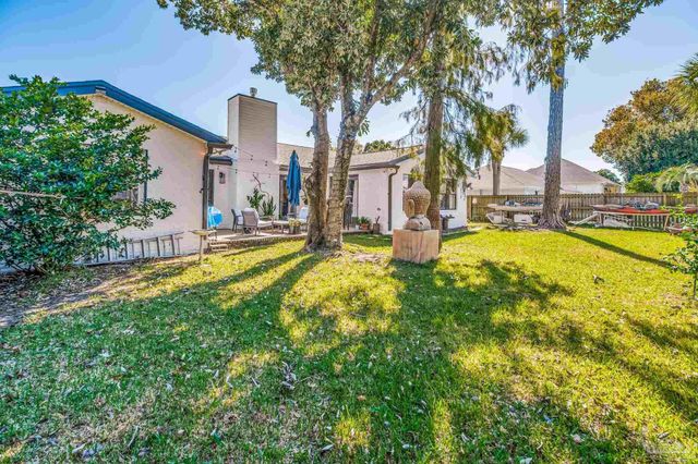 975 Grand Canal St, Gulf Breeze, FL 32563