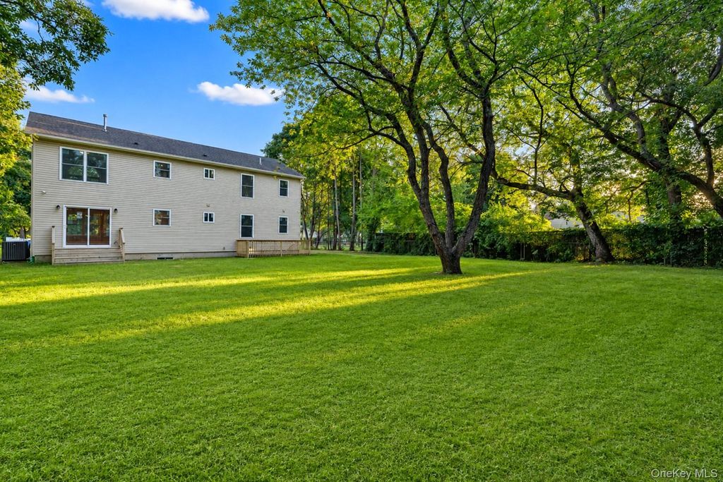 171 Elm Drive, Bay Shore, NY 11706 — photo 4