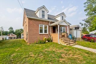 26 Grace St, Chicopee, MA 01020