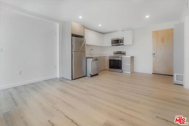 10918 Camarillo Street, North Hollywood (los Angeles), CA 91603