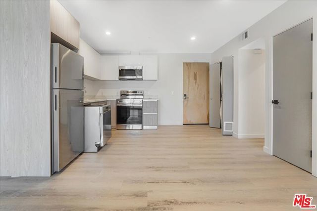 10918 Camarillo Street, North Hollywood (los Angeles), CA 91603