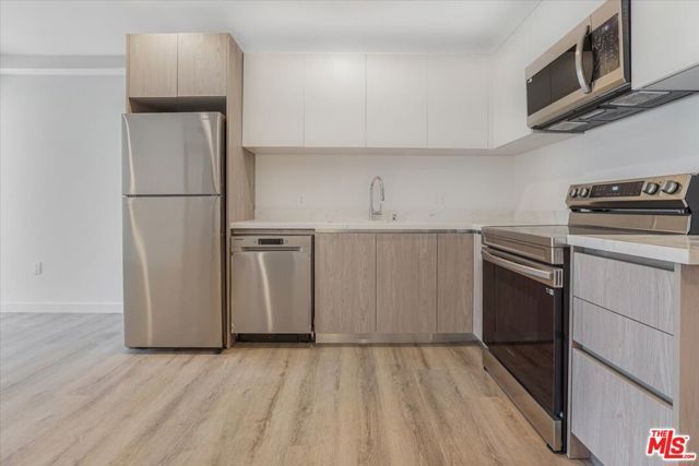 10918 Camarillo Street, North Hollywood (los Angeles), CA 91603