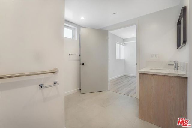 10918 Camarillo Street, North Hollywood (los Angeles), CA 91603