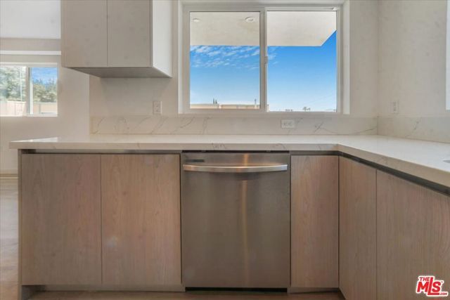 10918 Camarillo Street, North Hollywood (los Angeles), CA 91603