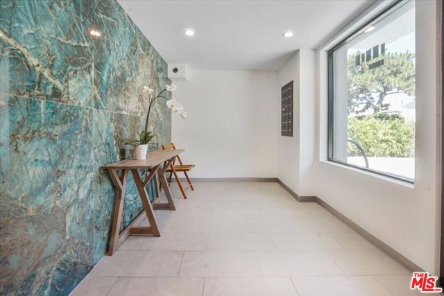 10918 Camarillo Street, North Hollywood (los Angeles), CA 91603