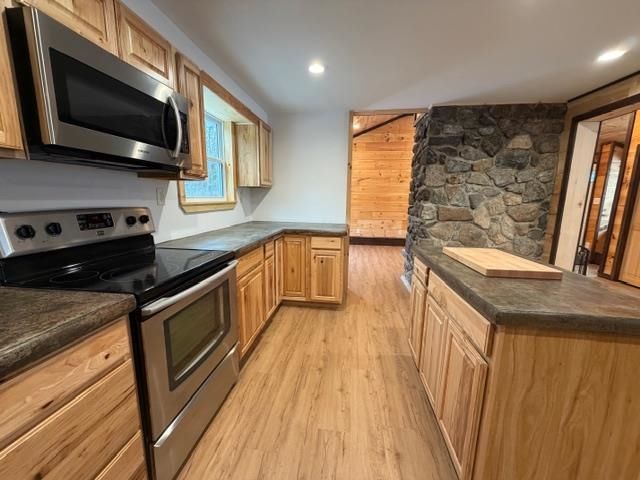 19 Village Road, Shelburne, NH 03581