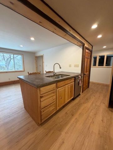 19 Village Road, Shelburne, NH 03581