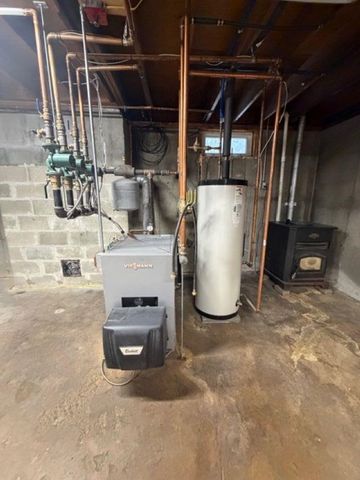 19 Village Road, Shelburne, NH 03581