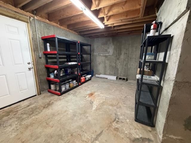 19 Village Road, Shelburne, NH 03581