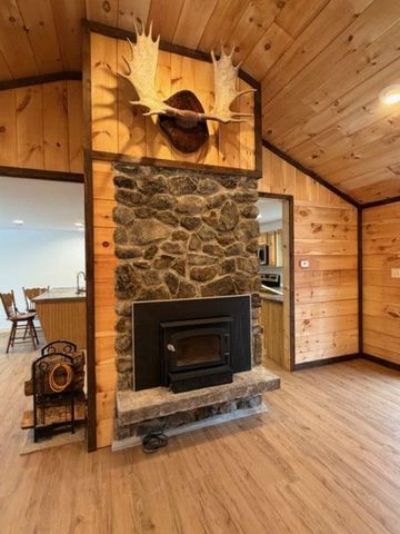 19 Village Road, Shelburne, NH 03581