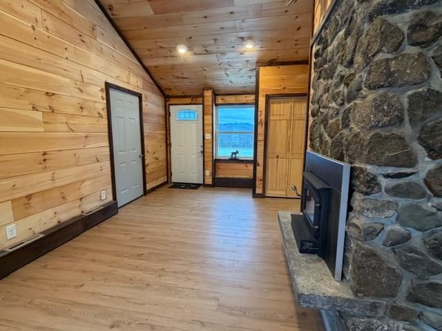 19 Village Road, Shelburne, NH 03581