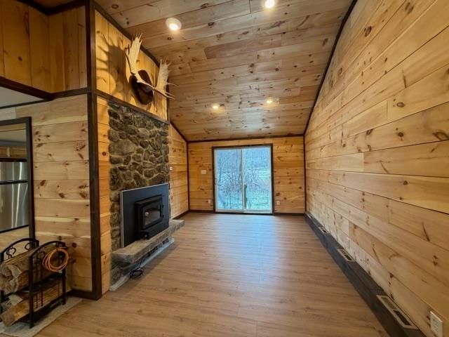 19 Village Road, Shelburne, NH 03581