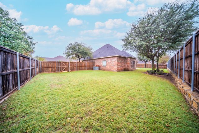 115 Fairway Drive, Waxahachie, TX 75165