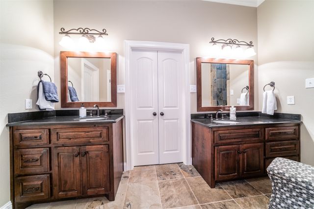 115 Fairway Drive, Waxahachie, TX 75165