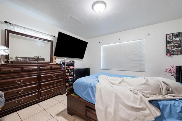 327 NW 3rd Street, Florida City, FL 33034