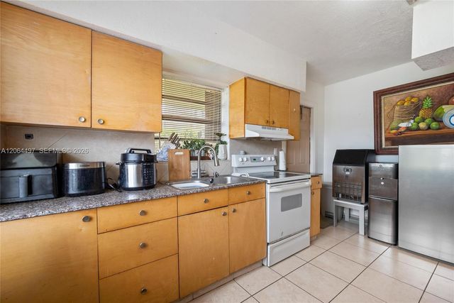 327 NW 3rd Street, Florida City, FL 33034