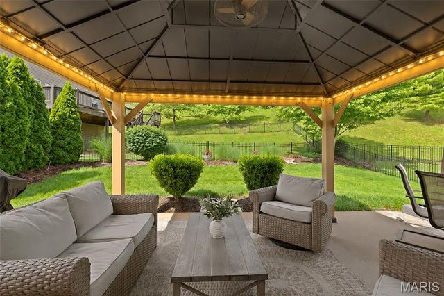 1323 Woodside Drive, Arnold, MO 63010
