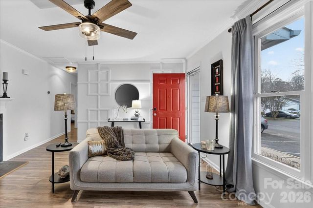 5917 Crape Myrtle Lane, Charlotte, NC 28216