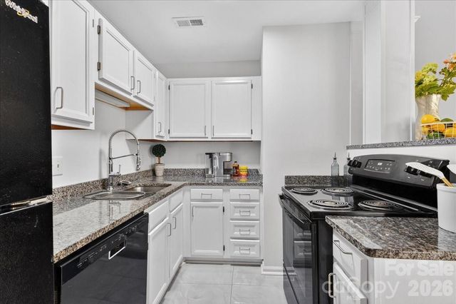 5917 Crape Myrtle Lane, Charlotte, NC 28216