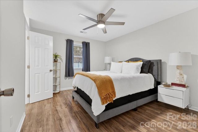 5917 Crape Myrtle Lane, Charlotte, NC 28216