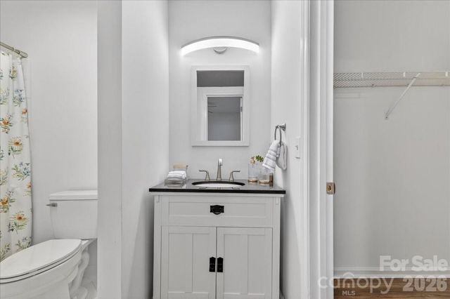 5917 Crape Myrtle Lane, Charlotte, NC 28216