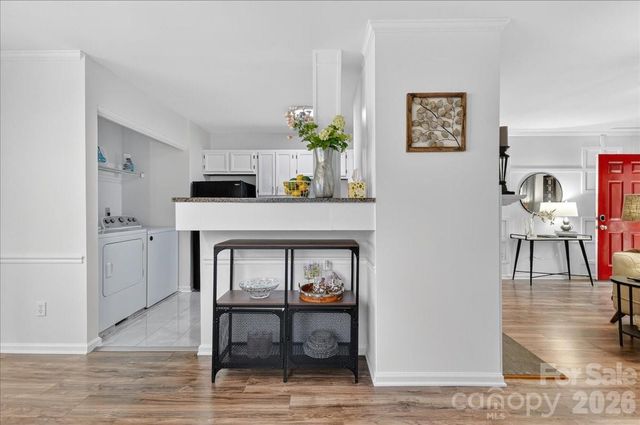 5917 Crape Myrtle Lane, Charlotte, NC 28216