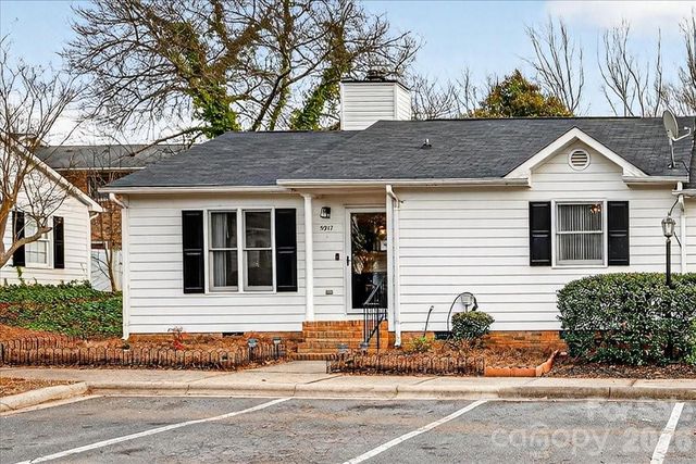 5917 Crape Myrtle Lane, Charlotte, NC 28216