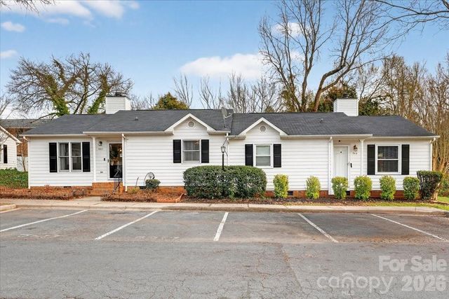 5917 Crape Myrtle Lane, Charlotte, NC 28216