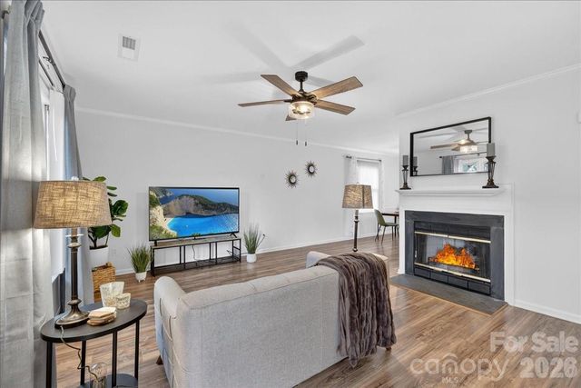 5917 Crape Myrtle Lane, Charlotte, NC 28216