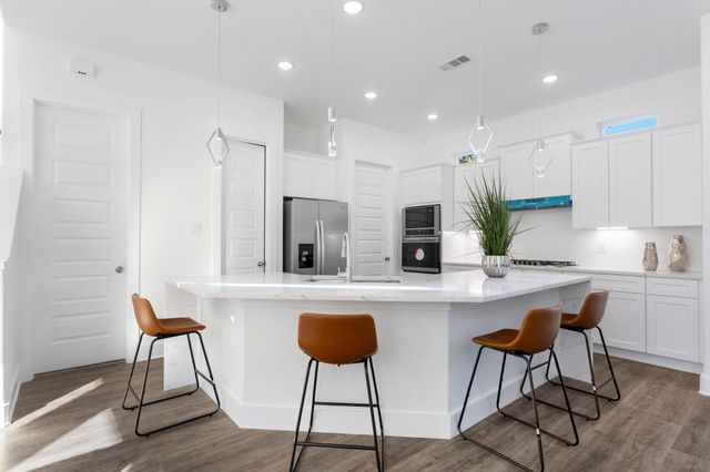 6721 Saint Augustine Street, Houston, TX 77021