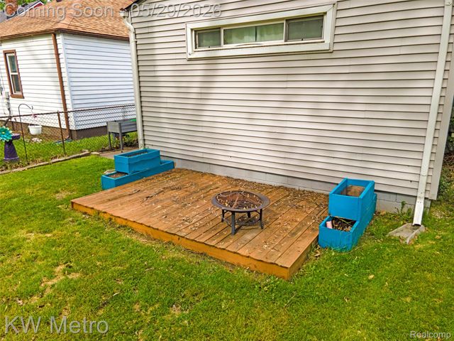 17381 Five Points Street, Redford Charter Township, MI 48240