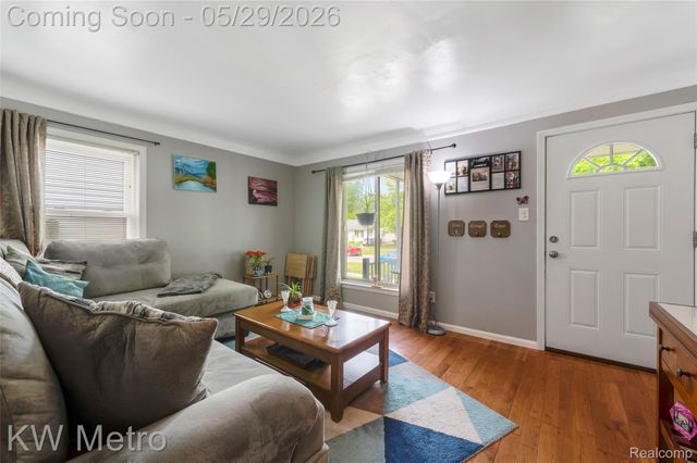 17381 Five Points Street, Redford Charter Township, MI 48240
