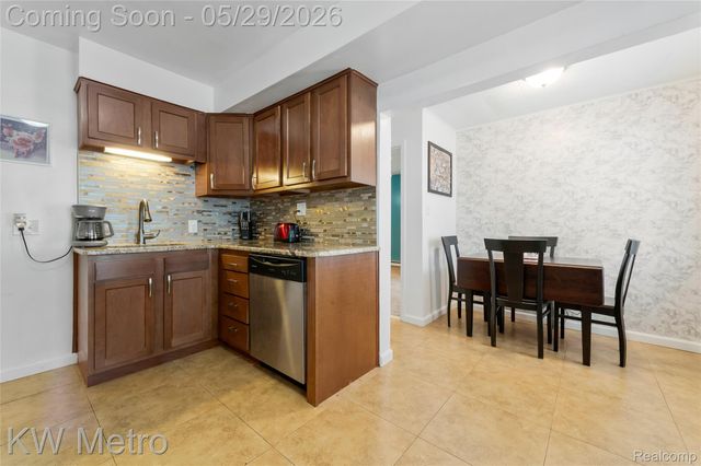 17381 Five Points Street, Redford Charter Township, MI 48240