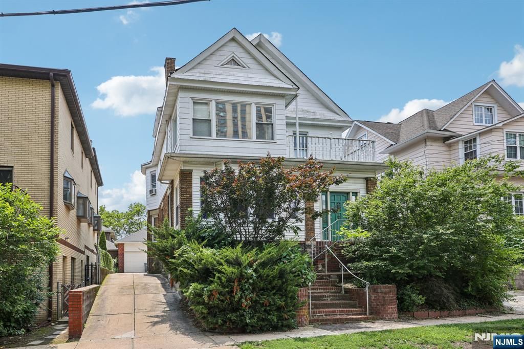 5 77th Street, North Bergen, NJ 07047