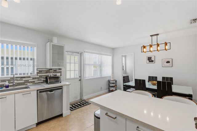 1639 Van Buren St, Hollywood, FL 33020