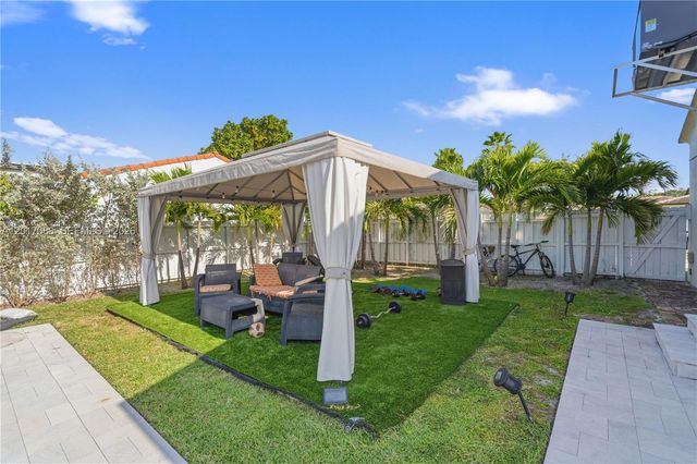 1639 Van Buren St, Hollywood, FL 33020