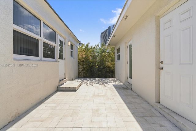 1639 Van Buren St, Hollywood, FL 33020