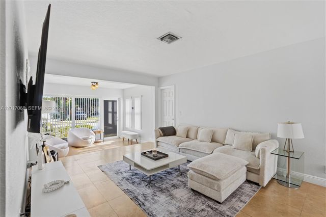 1639 Van Buren St, Hollywood, FL 33020