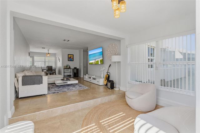 1639 Van Buren St, Hollywood, FL 33020