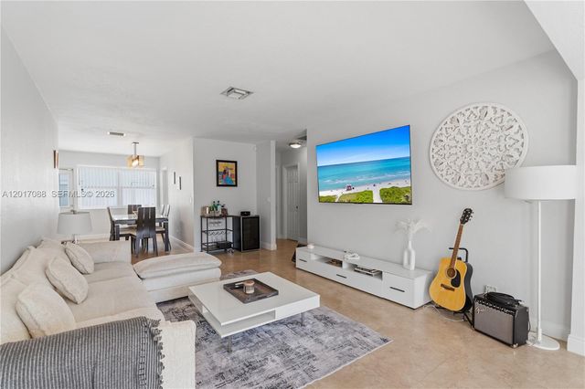 1639 Van Buren St, Hollywood, FL 33020
