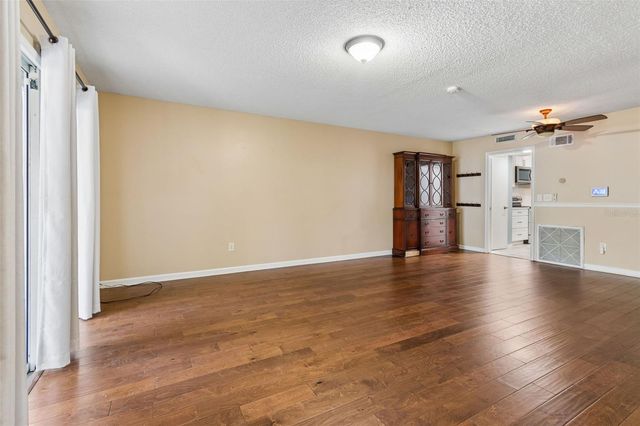 105 S MANHATTAN AVENUE, Tampa, FL 33609