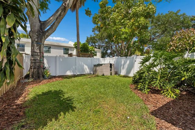 105 S MANHATTAN AVENUE, Tampa, FL 33609