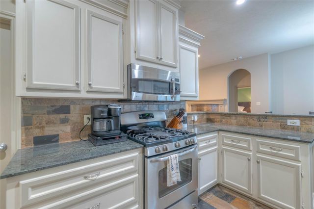 13613 Vail Drive, Montgomery, TX 77356
