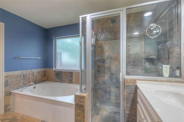 13613 Vail Drive, Montgomery, TX 77356