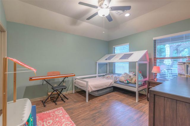 13613 Vail Drive, Montgomery, TX 77356