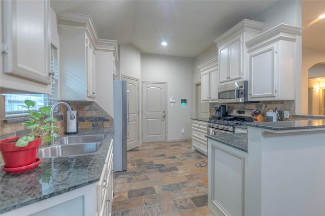13613 Vail Drive, Montgomery, TX 77356