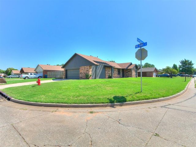 1025 Hawthorne Drive, Midwest City, OK 73110