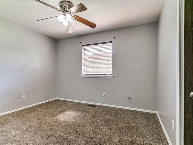 1025 Hawthorne Drive, Midwest City, OK 73110