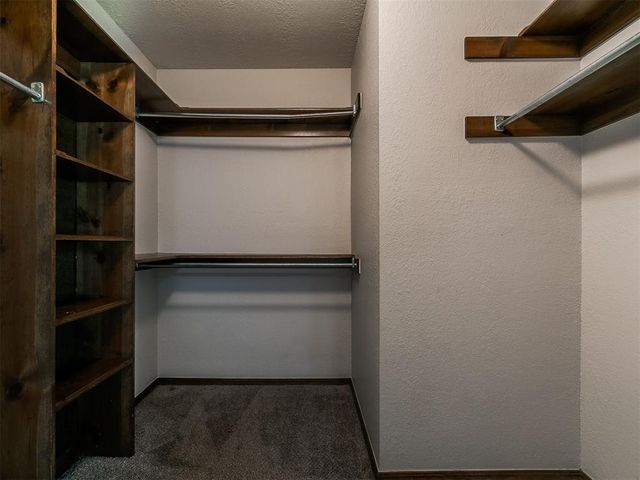 1025 Hawthorne Drive, Midwest City, OK 73110