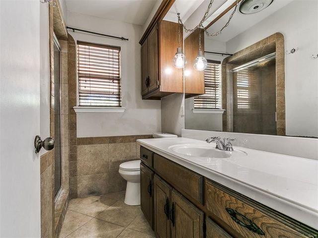 1025 Hawthorne Drive, Midwest City, OK 73110